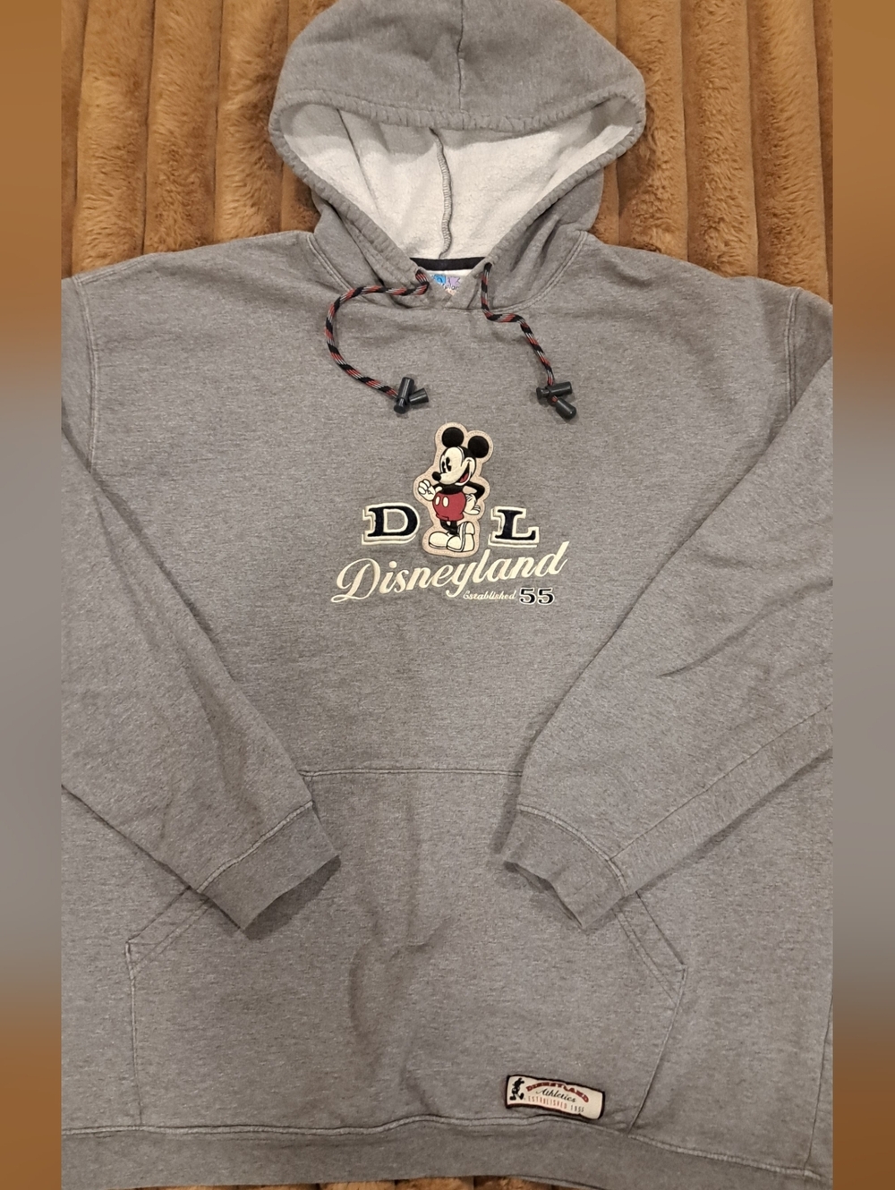 Disneyland Embroidered Mickey Sweatshirt Hoodie Size XL
